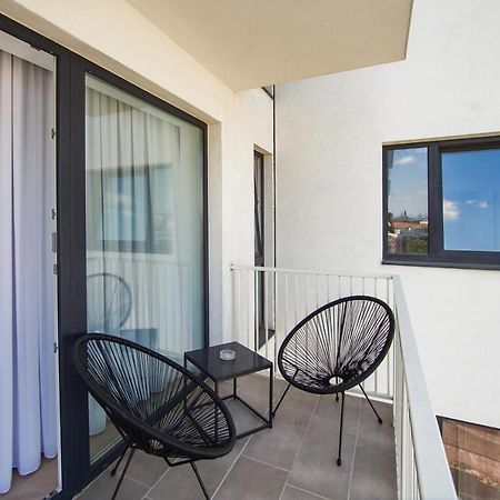 Duo Vibe Apartment Oradea Bagian luar foto