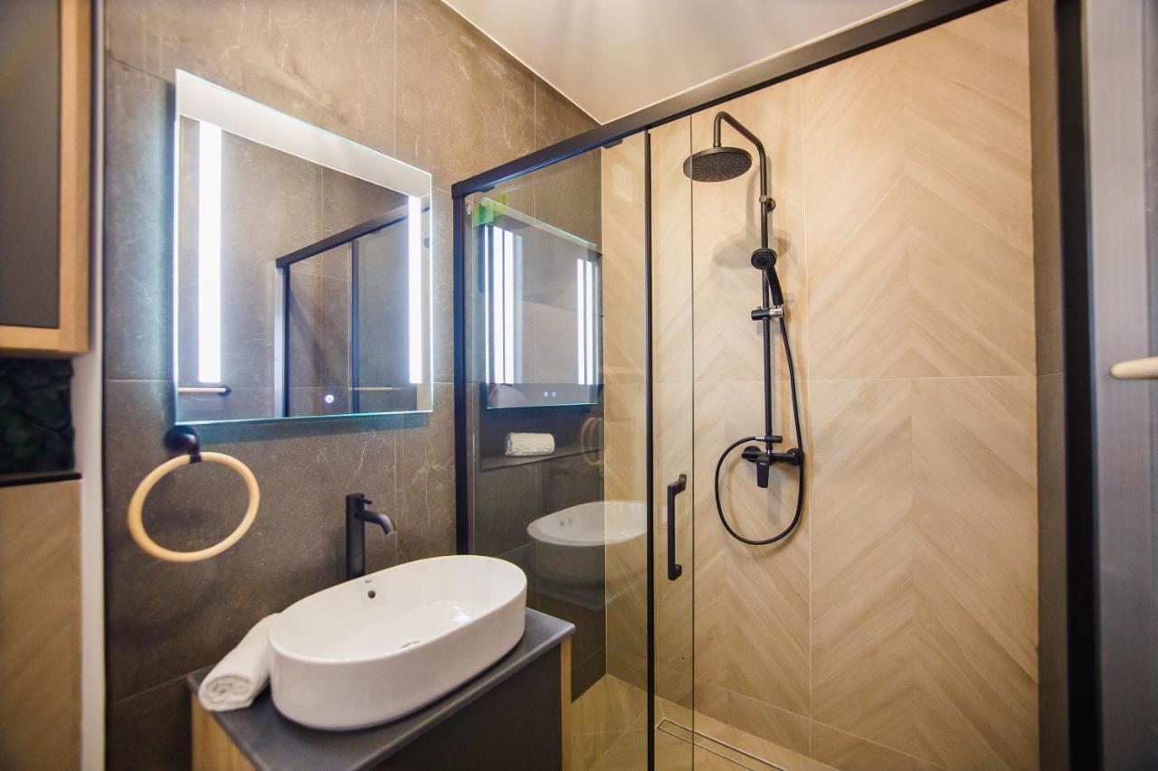 Duo Vibe Apartment Oradea Bagian luar foto