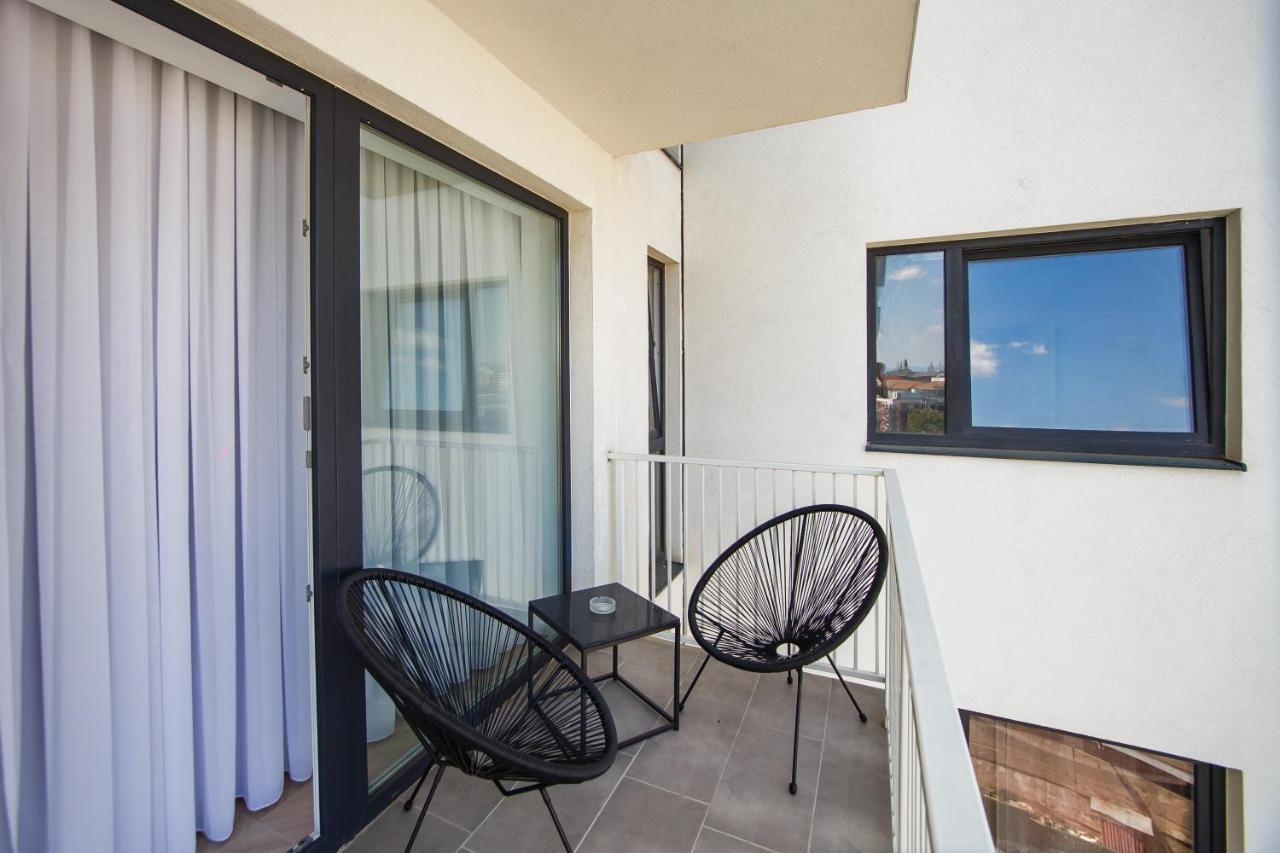 Duo Vibe Apartment Oradea Bagian luar foto