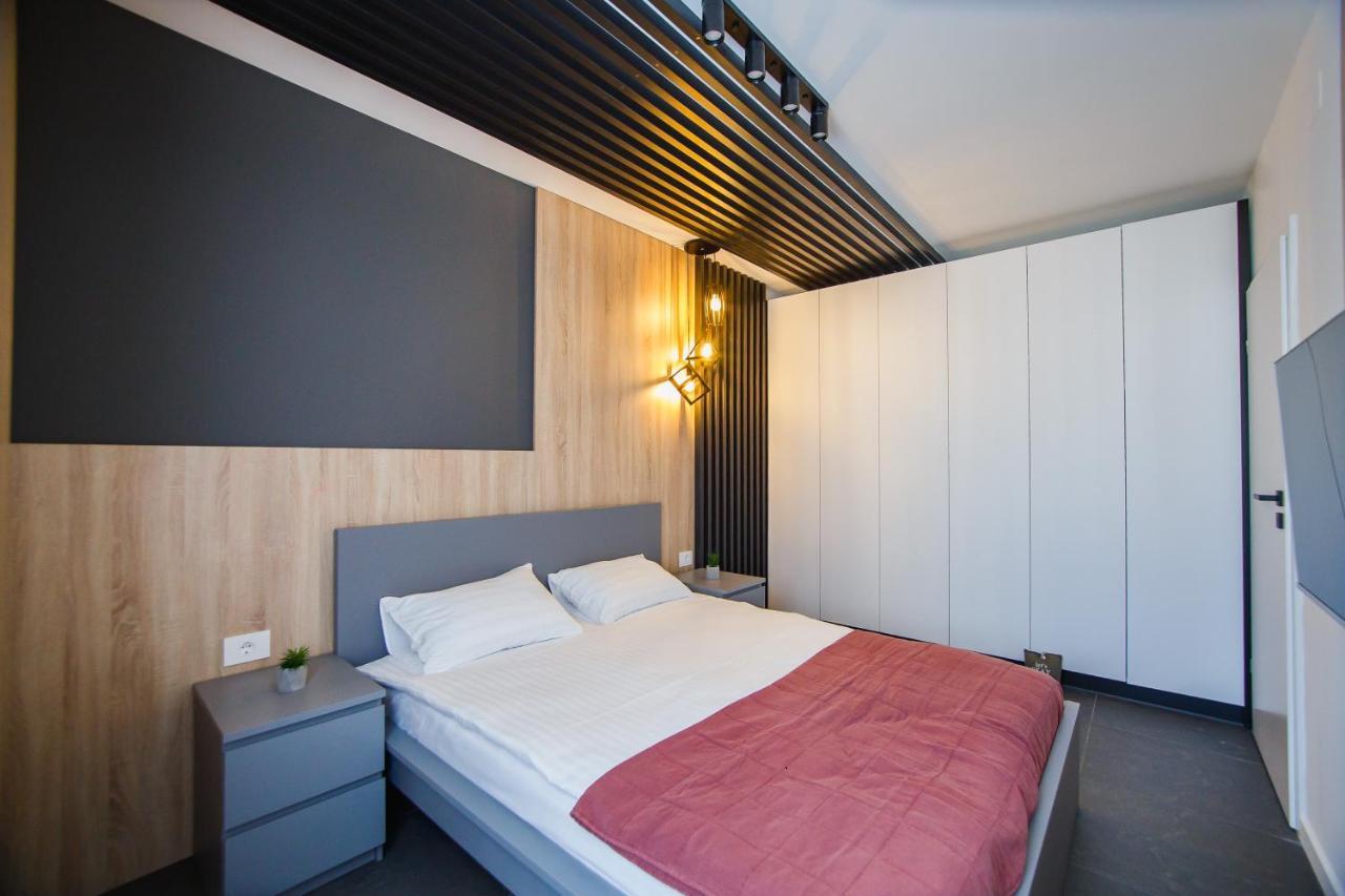 Duo Vibe Apartment Oradea Bagian luar foto