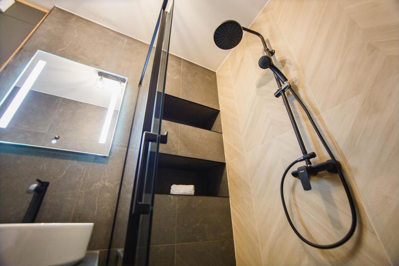 Duo Vibe Apartment Oradea Bagian luar foto