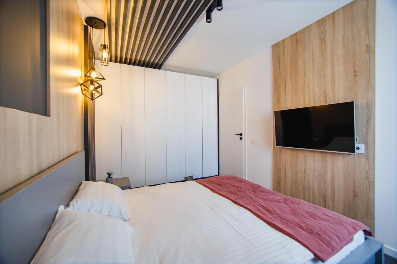 Duo Vibe Apartment Oradea Bagian luar foto