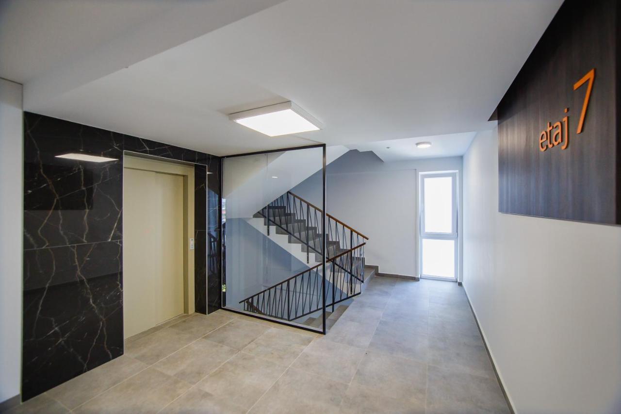 Duo Vibe Apartment Oradea Bagian luar foto